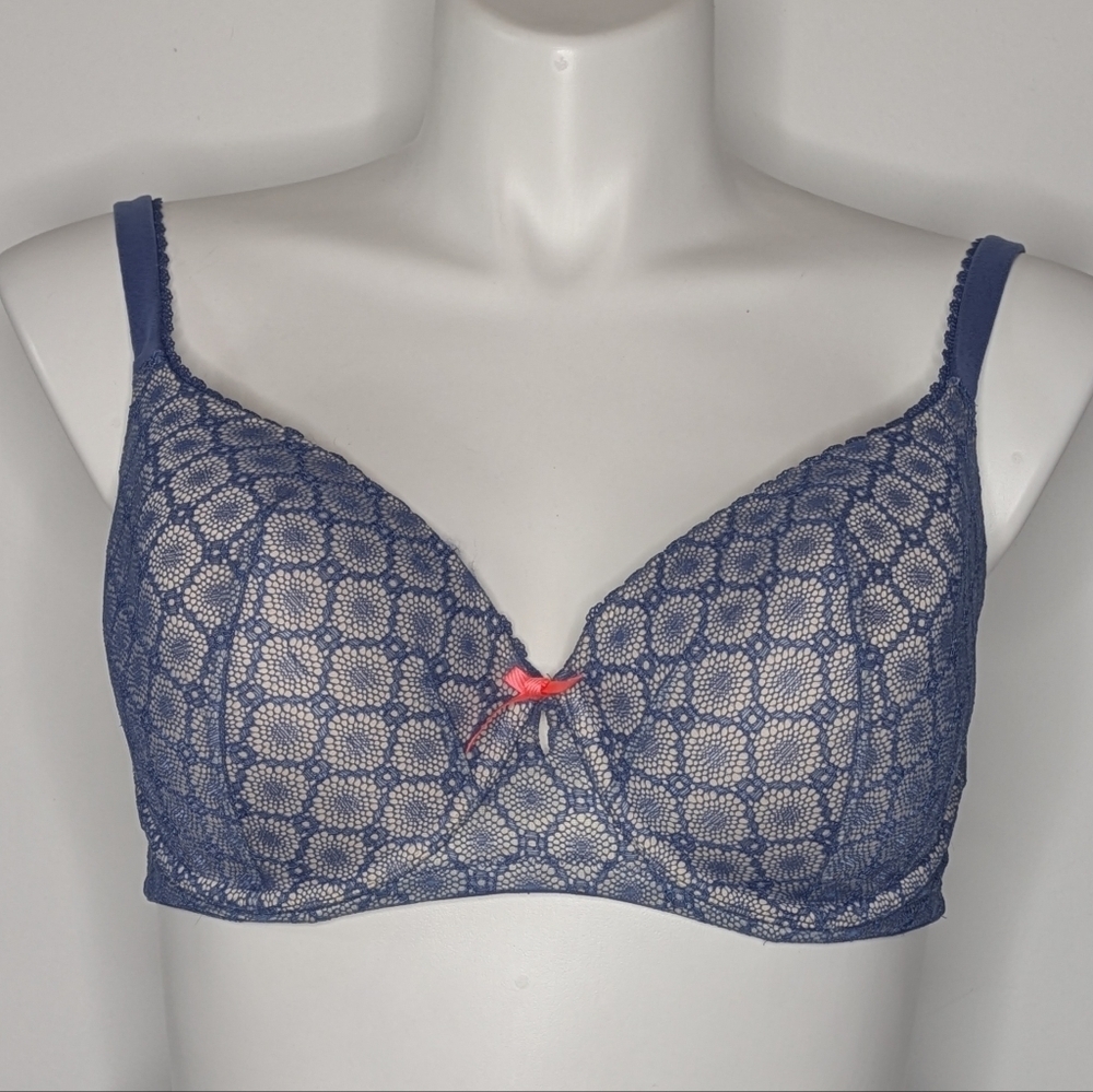 Victoria's Secret Blue Cream Lace Body By Victoria Lined Demi Bra 36DDD 36F